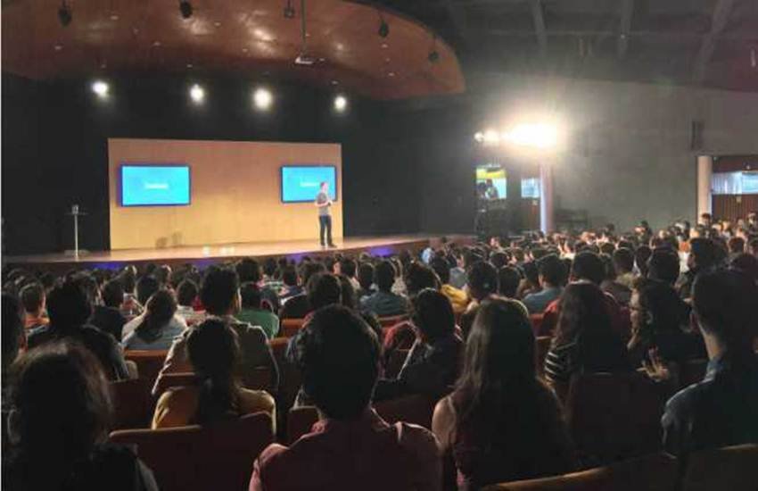 Mark Zuckerberg Iit Delhi, Mark Zuckerberg In India, Mark Zuckerberg India Internet, Mark Zuckerberg Town Hall Meeting, Mark Zuckerberg Town Hall Meeting Today, Mark Zuckerberg Town Hall Q&aZuckerberg In India, Zuckerberg India Visit, आईआईटी दिल्‍ली, टाउनहॉल, फेसबुक, मार्क जुकरबर्ग, मार्क जुकेरबर्ग