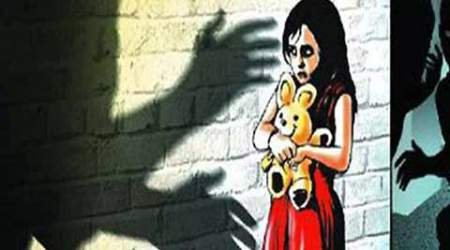 मंदिर से बच्ची चुराती महिला चढ़ी लोगों के हाथों, देह व्यापार के लिए चुराती थी बच्चियां
