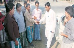 बीजेपी उम्‍मीदवार ने कहा- मुझे लोगों ने रुला दिया, हूं पक्‍का मुसलमान, बीफ खाने से कोई रोक नहीं सकता