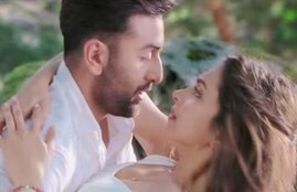Ranbir kapoor, deepika padukone, tamasha, deepika ranbir liplock, upcoming film, bollywood, रणबीर कपूर, दीपिका पादुकोण, तमाशा, दीपिका रणबीर, लिपलॉक, लिपलॉक सीन, रणबीर दीपिका लिपलॉक, बॉलीवुड, बॉलीवुड न्यूज़, मनोरंजन