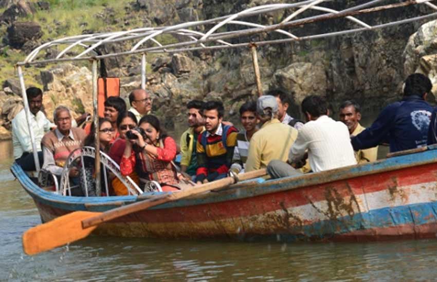 ऋतिक रोशन, मोहनजोदड़ो, मनोरंजन, hrithik roshan, ashutosh gowariker,upcoming movie,mohan jodaro, mohan jodaro shooting in jabalpur, hritik in mohan jodaro, bollywood news