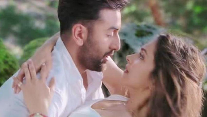 Ranbir kapoor, deepika padukone, tamasha, deepika ranbir liplock, upcoming film, bollywood, रणबीर कपूर, दीपिका पादुकोण, तमाशा, दीपिका रणबीर, लिपलॉक, लिपलॉक सीन, रणबीर दीपिका लिपलॉक, बॉलीवुड, बॉलीवुड न्यूज़, मनोरंजन