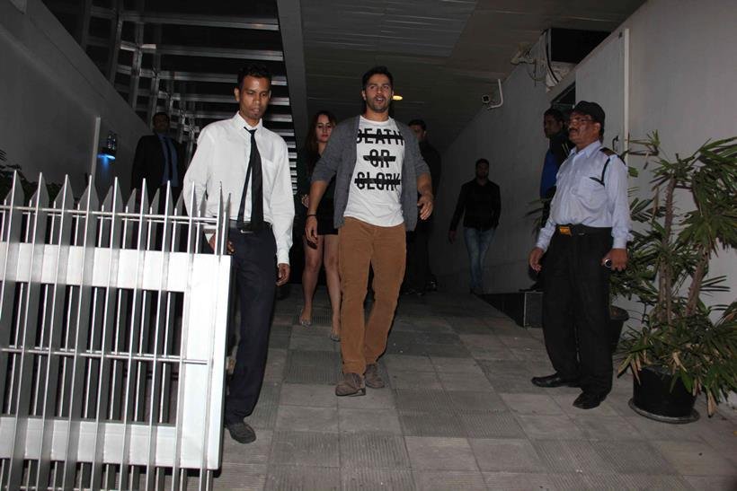 Virat kohli, anushka sharma, madhuri dixit, mumbai airport, kapil sharma, varun dhawan, bollywood starts spot at airport, bollywood stars photos, virat-anuska latest photos