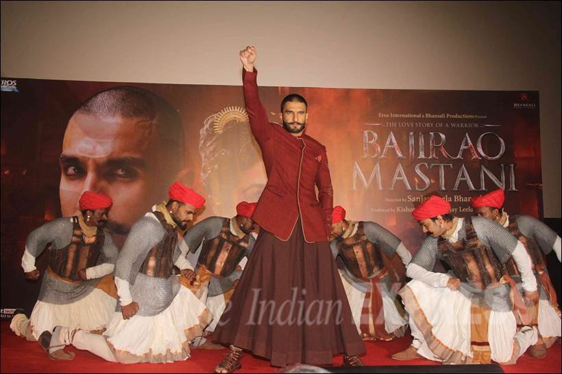 बॉलीवुड गैलरी, एंटरटेनमेंट गैलरी, रणबीर सिंह, प्रियंका चोपड़ा, बाजीराव मस्‍तानी, सॉन्‍ग लॉन्‍च, गाना लॉन्‍च, मल्‍हारी, संजय लीला भंसाली, bollywood gallery, entertainment gallery, ranveer singh, priyanka chopra, bajirao mastani, ranveer singh pics, priyanka chopra pics, ranveer singh photos, priyanka chopra photos, ranveer singh bajirao mastani, priyanka chopra bajirao mastani, ranveer singh song launch, priyanka chopra song launch, ranveer singh priyanka chopra, entertainment, bollywood, pinga song, bhopal, promotion