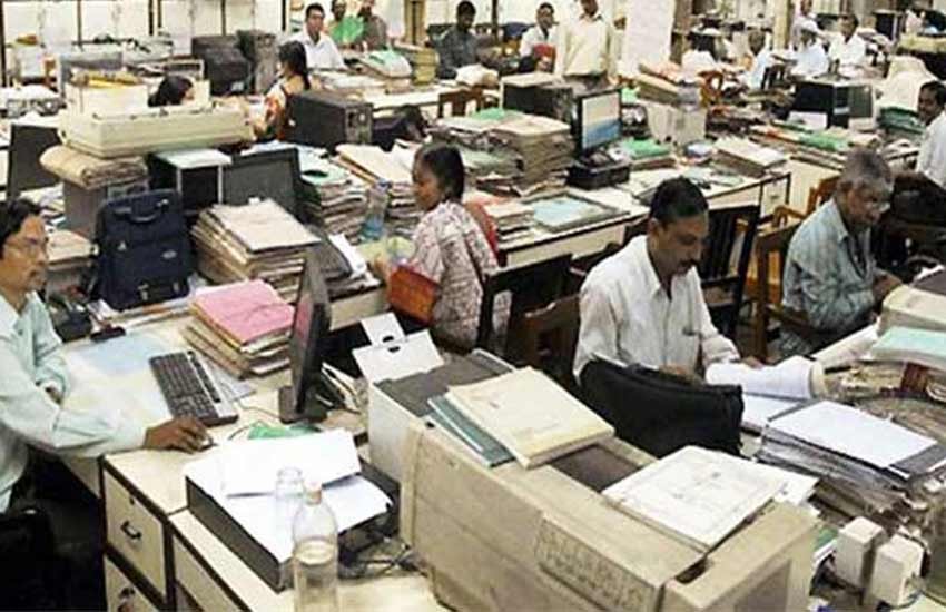 वेतन आयोग ने केंद्र सरकार को सौंपी रिपोर्ट, 23.5 फीसद वेतन बढ़ोतरी की सिफ़ारिश