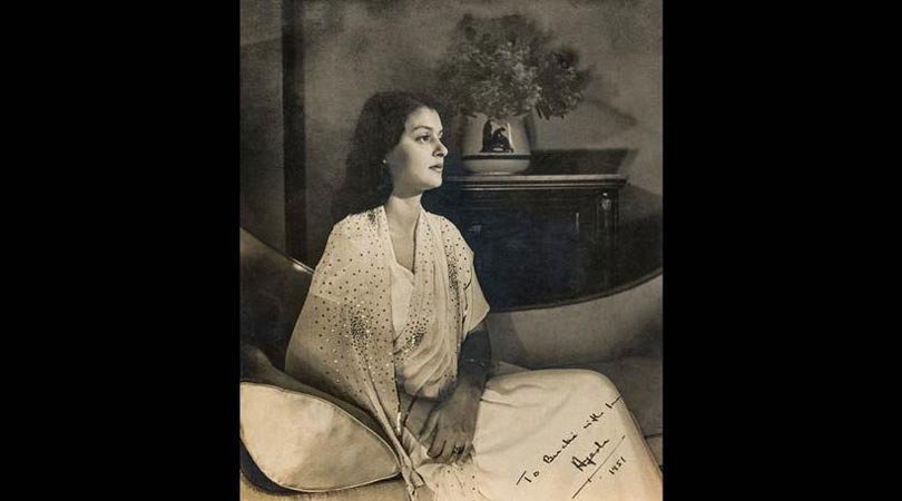 जयपुर की महारानी गायत्री देवी। डेरेक एडकिंस, 1951, सौजन्य मैप/तस्वीर