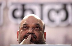 काउंटिंग डे की Inside Story: हार के बाद मां की तस्वीर के आगे 2 मिनट खड़े रहे अमित शाह