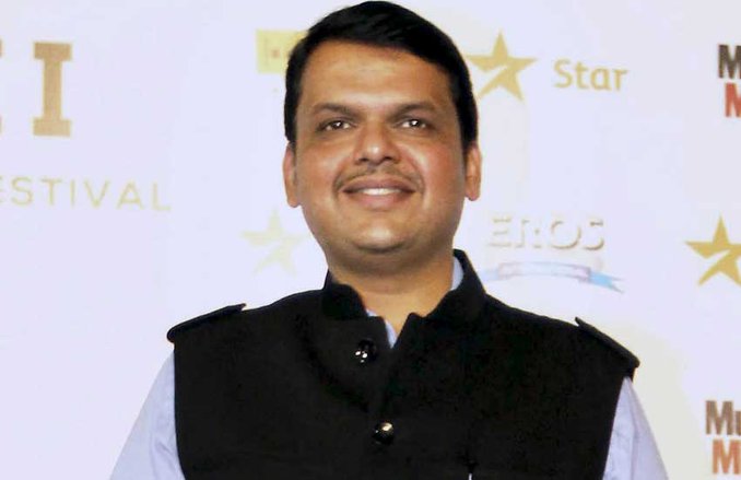 ‘रिमोट कंट्रोल’ वाले बयान पर शिवसेना का फडणवीस पर पलटवार, कहा- ISIS से निपटने के लिए पहले अपनी बैटरी चार्ज करो