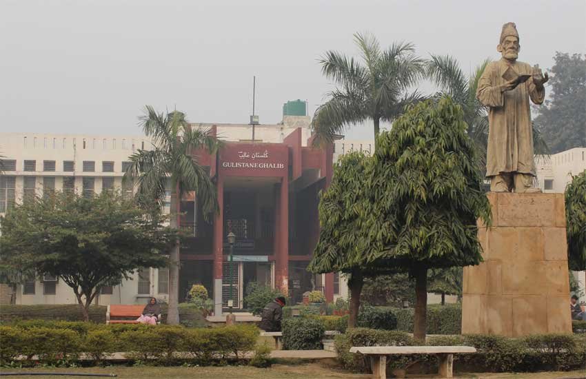 Jamia Millia Islamia University, Jamia Millia Islamia University issue, Jamia Millia Islamia University controversy, Organization Claims, hindu, muslim, Hindu Students, Hindu Students in Jamia, State news