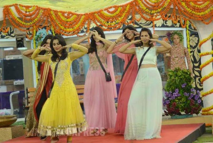 salman khan, bigg boss 9, prem ratan dhan payo, salman khan bigg boss, sonam kapoor, BIGG Boss 9 latest news, bigg boss news in hindi, swara bhaskar, neil nitin mukesh, salman, sonam, salman khan sonam kapoor, sonam kapoor bigg boss, rimi sen, digangana suryavanshi, mandana karimi, rochelle rao, entertainment, bollywood, बिग बॉस 9, सलमान खान, सोनम कपूर, प्रेम रत्न धन पायो, बॉलीवुड, मनोरंजन