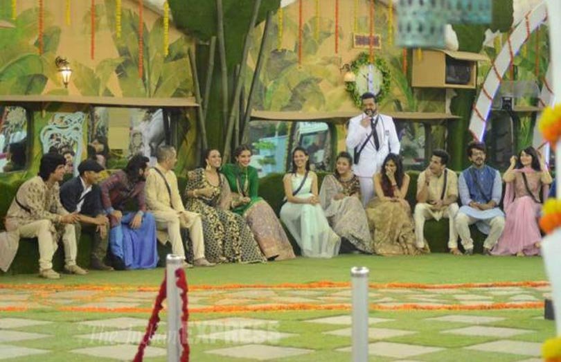 salman khan, bigg boss 9, prem ratan dhan payo, salman khan bigg boss, sonam kapoor, BIGG Boss 9 latest news, bigg boss news in hindi, swara bhaskar, neil nitin mukesh, salman, sonam, salman khan sonam kapoor, sonam kapoor bigg boss, rimi sen, digangana suryavanshi, mandana karimi, rochelle rao, entertainment, bollywood, बिग बॉस 9, सलमान खान, सोनम कपूर, प्रेम रत्न धन पायो, बॉलीवुड, मनोरंजन
