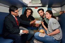 एंटरटेनमेंट न्‍यूज, दीपिका पादुकोण, दीपिका पादुकोण गाली, दीपिका पादुकोण हिंदी न्‍यूज, दीपिका पादुकोण हिंदी खबर, तमाशा, रणबीर कपूर, इम्‍त‍ियाज अली, DEEPIKA, Tamasha,Deepika Padukone, trailer of Tamasha, Deepika abusing, Ranbir Kapoor, Imtiaz Ali