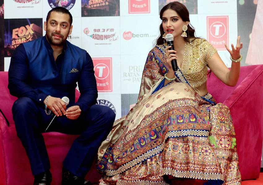 Bigg Boss Season 9, deepika padukone, salman khan, tamasha, ranbeer kapoor, bollwyood, wild card antry rishabh, deepika proposed to salman khan