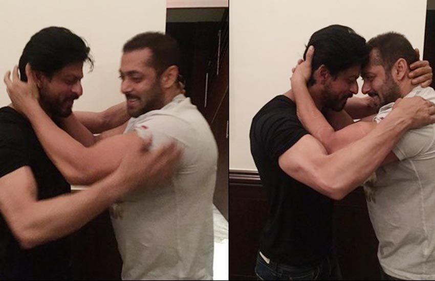 शाहरुख कान, शाहरुख खान जन्मदिन, सलमान खान, शाहरुख सलमान, बॉलीवुड, मनोरंजन, shah rukh khan, shah rukh khan birthday, srk salman khan, salman khan srk birthday, shah rukh khan salman khan birthday, salman khan, shah rukh khan bday, srk, srk birthday, shah rukh khan pics, shah rukh khan happy birthday,happy birthday shah rukh khan, shah rukh khan latest news, entertainment news