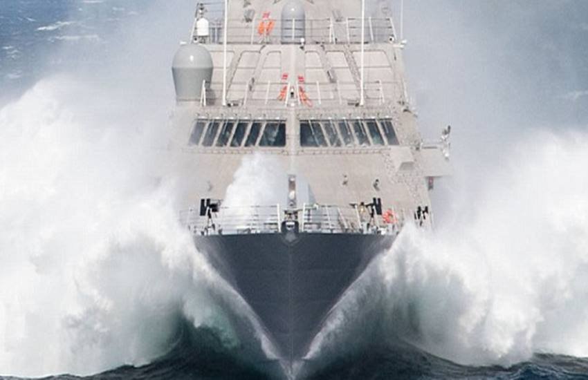 अमेरिकी नौसेना, यूएसएस मिलौकी, यूएस नेवी, जंगी जहाज, युद्धपोत, US Navy, new warship, USS Milwaukee, littoral combat ship, LCS warship, combat ship, hindi news, news in hindi, latest hindi news, latest news, uss milwaukee commissioning, uss milwaukee wake, Navy gets delivery