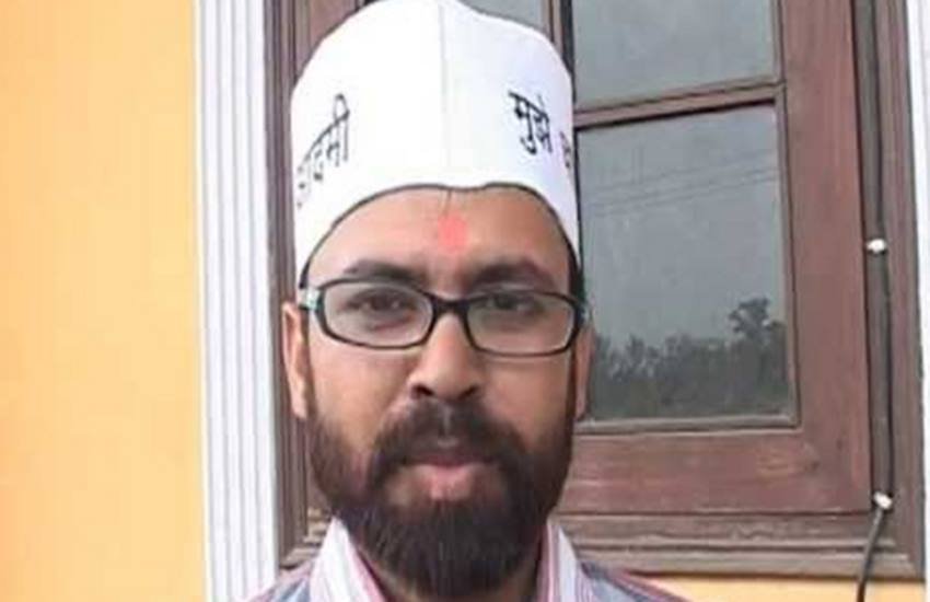 Arvind Kejriwal, Aam Aadmi Party, AAP MLA, Akhilesh Tripathi, AAP MLA arrested, aap mla arrest, delhi police, 2013 riot case, आप विधायक, अखिलेश त्रिपाठी, आप विधायक गिरफ्तार, 2013 दंगा केस, आम आदमी पार्टी, अरविंद केजरीवाल, latest hindi news, news in hindi hindi news
