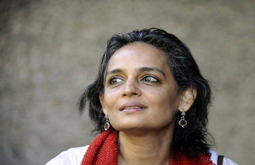 arundhati roy, arundhati roy appeal, arundhati roy supreme court, Bombay HC, G saibaba, contempt case, अरूंधति रॉय, सुप्रीम कोर्ट