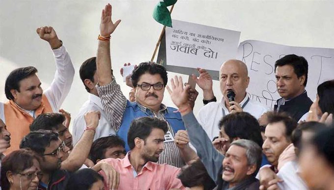 ब्लॉग: सहिष्णुता के नाम पर देश को बांट रहे और सांस्कृतिक आतंकवाद फैला रहे आमिर खान