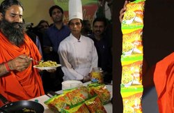 FSSAI की मंजूरी लिए बिना ही रामदेव ने लॉन्‍च कर दिया पतंजलि आटा नूडल्‍स