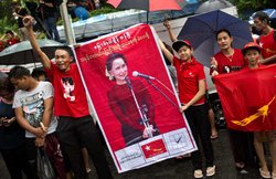 सू की को शांति से मिलेगी सत्ता, म्यांमा के राष्ट्रपति का वादा