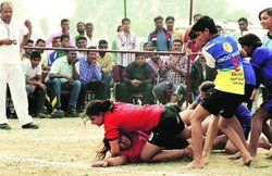 बीफ खाने की अफवाह पर मार डाले गए अखलाक के गांव में फीकी होगी दिवाली