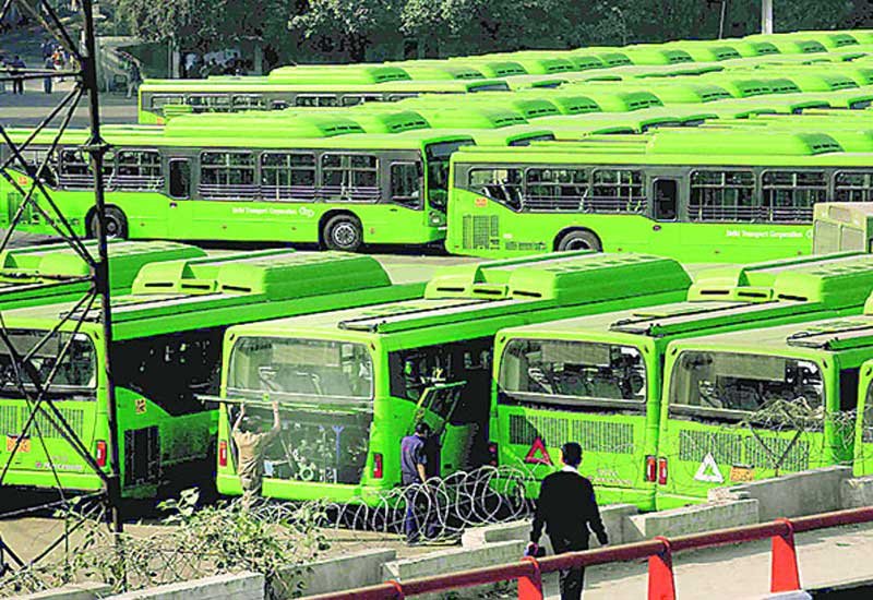 दिल्ली में चलती लो फ्लोर बस। (DTC BUS File photo)