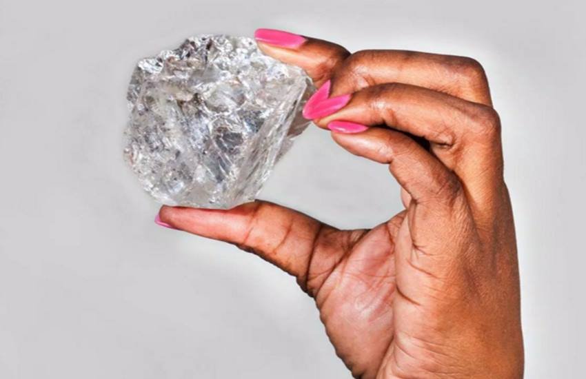 Biggest Diamond, 1,111 carat diamond, Botswana, mining company Lucara, diamond, सदी का सबसे बड़ा हीरा, सबसे बड़ा हीरा, हीरा, कोहिनूर