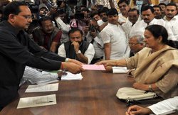 गौशाला को 25 लाख रुपए दान देंगी आजम खान की पत्‍नी, कहा- मैं भी हूं गौसेवक