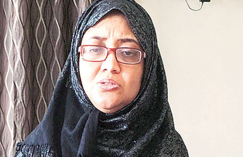 पेरिस हमले, आतंकी हमले, आईएसआईएस, अफशा जबीन, यूएई, इंटरनेट चैटिंग, Afsha Jabeen, AFSHA JABEEN, paris attacks, attacks in paris, isis, ISIS sympathiser, afsha jabeen husband, afsha jabeen news, islamic state, news in hindi, hindi news, latest isis news