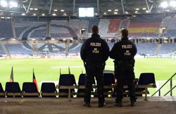 आतंक के खौफ से खाली कराया गया जर्मनी का स्टेडियम, रद्द हुआ फुटबाल मैच