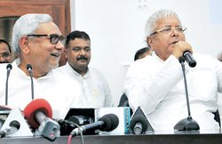 Lokniti-CSDS Post-poll survey: लेट स्विंग से मिला महागठबंधन को फायदा, NDA 4% वोटों से पिछड़ा