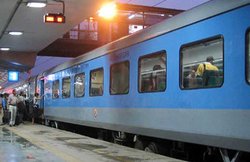 बदल गए रेलवे के नियम, कैंसिलेशन चार्ज हुआ डबल, पर कई सुविधाएं भी हुईं शुरू 