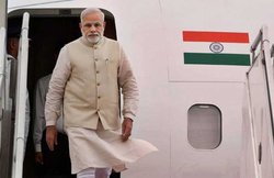 तीन दिन के दौरे पर ब्रिटेन पहुंचे मोदी, वहां से जाएंगे तुर्की