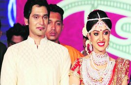 biggest extravaganzas, business tycoon, Ravi Pillai, Ravi Pillai daughter, daughter wedding, Aditya Vishnu, Pillai's Raviz Hotel, business empire, latest hindi news, news in hindi, hindi news, एनआरआई बिजनेसमैन, बी रवि पिल्लई, शाही शादी, केरल शाही शादी, 55 करोड़ की शादी, आरती की शादी