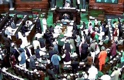 शीतकालीन सत्र का पहला दिन Secularism पर गरम