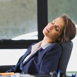 नींद पूरी न होने से बढ़ सकता डायबिटीज का खतरा