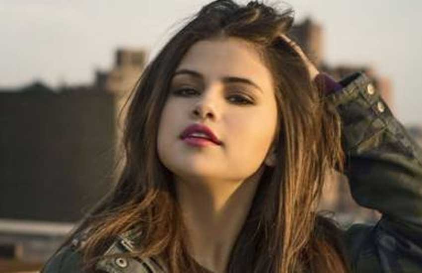 उम्रदराज शख्स के साथ रिलेशन बनाना चाहती हैं 23 साल की पॉप स‍िंगर सेलिना गोमेज