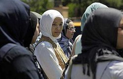 सिर्फ बच्चे पैदा करने के लिए बनी हैं महिलाएं, नहीं कर सकतीं पुरुषों की बराबरी: सुन्नी लीडर