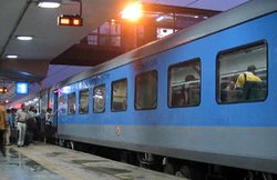 अब और ढीली होगी जेब, ट्रेनों का एसी किराया बढ़ा