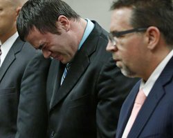 ऑन ड्यूटी रेप करने वाले पुलिसवाले को 263 साल की सजा, 17 से 50 साल की 13 अश्‍वेत महिलाओं को बनाया शिकार