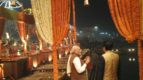 वाराणसी मोदी आबे, मोदी आबे, दशाश्वमेध घाट, गंगा आरती, मोदी जापानी पीएम, Shinzo Abe, Narendra modi, varanasi, abe in varanasi, abe varanasi visit, Dashashwamedh Ghat, Abe ganga arati, Modi abe varanasi visit, abe modi varanasi visit, japan pm varanasi, modi abe varanasi photos, abe varanasi photos, latest news, varanasi photos