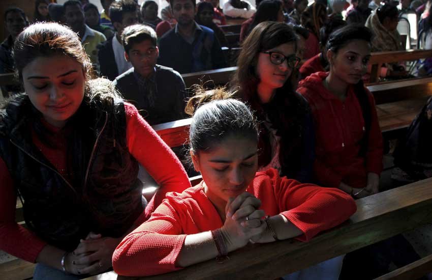 christmas celebartion in world, christmas photo gallery, christmas photos, christmas around the world, क्र‍िसमस 2015, क्रिसमस जश्‍न, क्रिसमस फोटोज, क्र‍िसमस दुनिया, क्रिसमस फोटो गैलरी, mary christmas