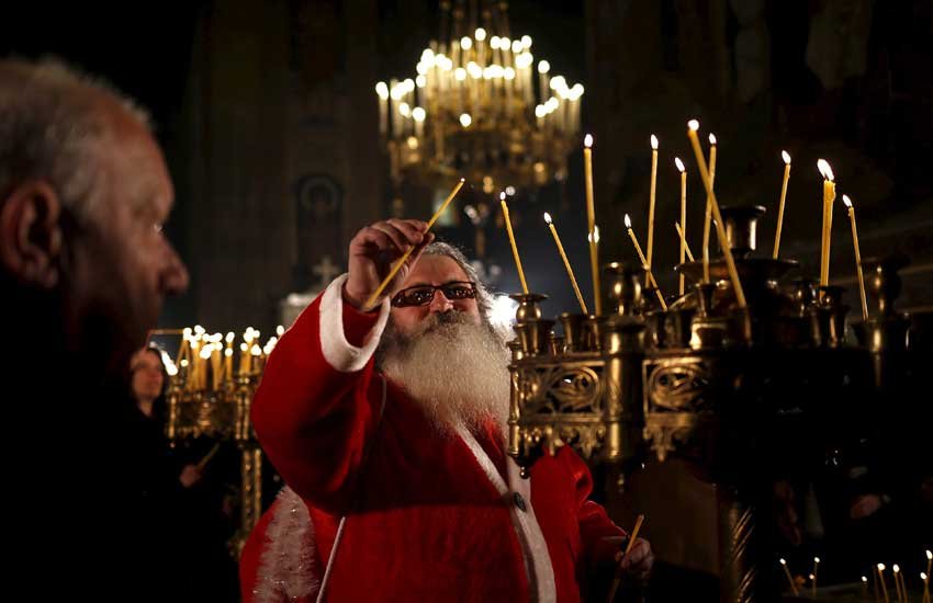 christmas celebartion in world, christmas photo gallery, christmas photos, christmas around the world, क्र‍िसमस 2015, क्रिसमस जश्‍न, क्रिसमस फोटोज, क्र‍िसमस दुनिया, क्रिसमस फोटो गैलरी, mary christmas