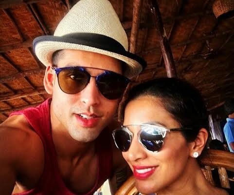 Sidharth Mallya, Sophie Choudry, सिद्धार्थ माल्‍या, विजय माल्‍या, सोफी चौधरी, माल्‍या एक्‍ट्रेस, फोटो गैलरी, विजय माल्‍या फोटोज, christmus party, Sid Mallya and Sophie Choudry