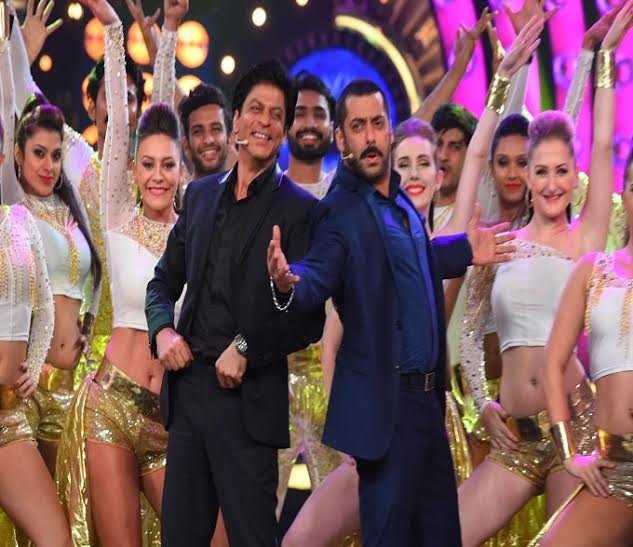 शाहरुख खान, सलमान खान, बिग बॉस 9, बॉलीवुड गैलरी, शाहरुख सलमान बिग बॉस 9, salman and shahrukh big boss 9, big boss 9, bis boss, salman and shahrukh, salman khan, shahrukh khan,