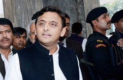 UP के CM अखिलेश यादव ने खोला टेढ़ी नाक का राज, बोले- अब तो यह मेरा गुडलक है