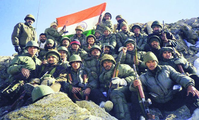 कारगिल युद्ध के दौरान विजय की तस्वीरें...