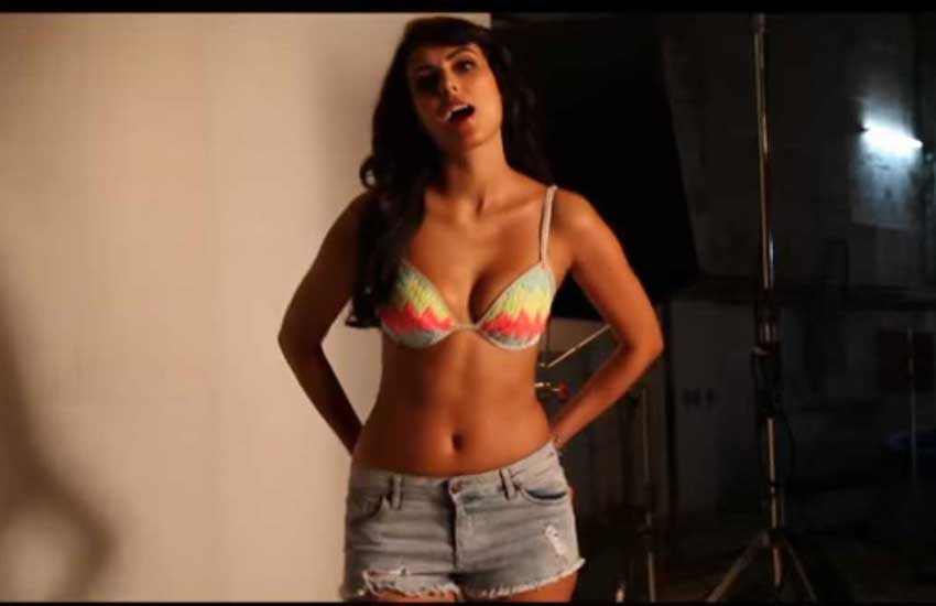 kya cool hai hum 3 new video, mandana karimi new video, mandana karimi, big boss 9, photos kya kool hain hum 3, Kya Kool Hain Hum 3 actress, Hot photoshoot, Mandana bikini photoshoot, क्‍या कूल हैं हम 3 हॉट वीडियो, मंदाना करीमी, बिग बॉस 9