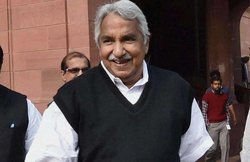 सोलर स्कैम: केरल के सीएम ओमन चांडी के खिलाफ FIR दर्ज करने के आदेश