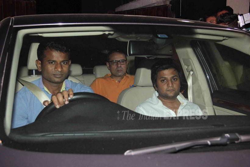 Salman Khan acquitted, Salman Khan, Bombay High Court, 2002 hit and run case, Galaxy apartments, Salman Khan friends, Salman sisters, Arpita, Alvira, Sohail, Salim Khan, Jacqueline Fernandez, Sangeeta Bijlani, photo gallery, सलमान खान, संगीता बिजलानी, सलमान खान बरी, बॉम्‍बे हाई कोर्ट, हिट एंड रन, सलीम खान, डेजी शाह, जैक्‍लीन फर्नांडीज, सोहेल खान, अलवीरा, अर्पिता